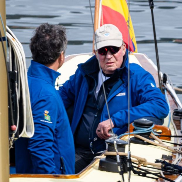 EuropaPress 5828788 rey emerito juan carlos sale navegar puerto deportivo sanxenxo 15 marzo