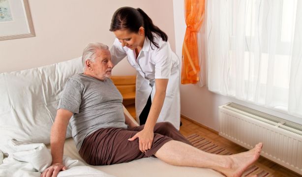 El Fondo de Impacto Social apuesta por la salud mental y los cuidados a personas dependientes. Fuente: bigstock.