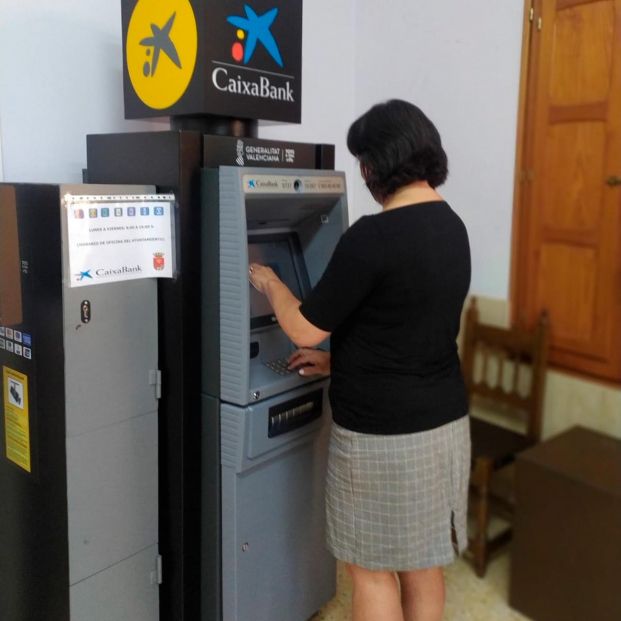 cajero automatico senior caixabank banca bancos