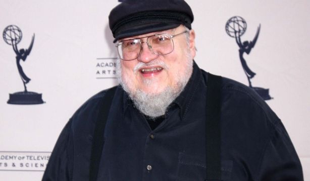 George R.R. Martin gana su primera batalla legal contra la IA por las secuelas de 'Juego de Tronos'