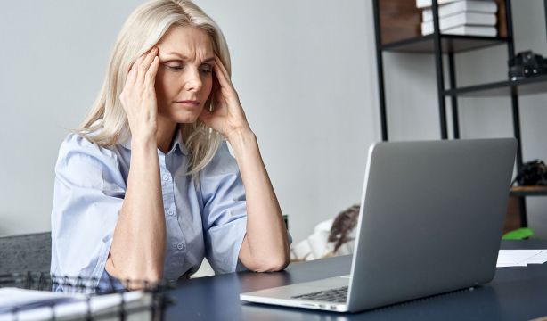 Los neurólogos avisan: la cirugía no cura la migraña