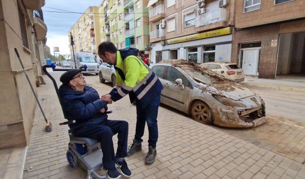 Proponen protocolos diferenciados para proteger a las personas mayores ante catástrofes como la DANA. Foto: Europa Press.