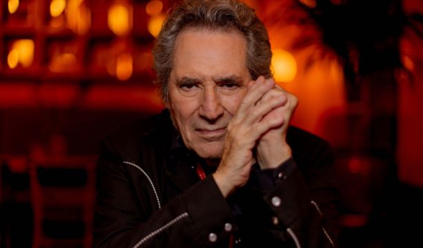 Preguntan a Miguel Ríos si seguirá votando al PSOE y su respuesta no deja dudas