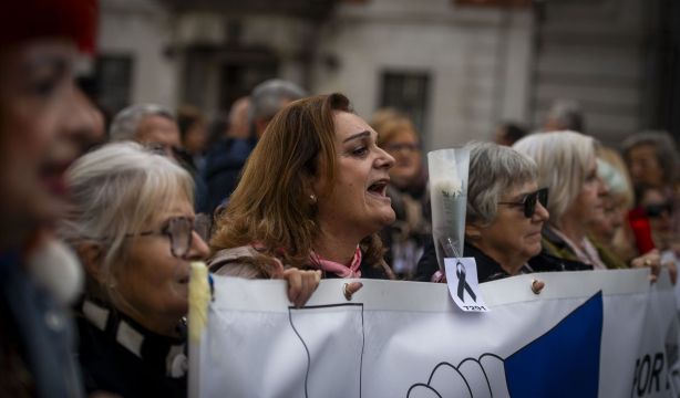 Los familiares de residencias se manifiestan por una Ley Estatal que garantice "derechos y dignidad"