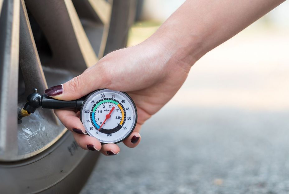 Cómo medir bien la presión de los neumáticos Cómo medir bien la presión de los neumáticos