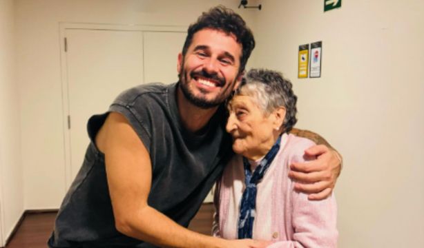 VÍDEO: La emotiva sorpresa del cantante Antoñito Molina a una mujer de 91 años (Instagram: Antoñito Molina)