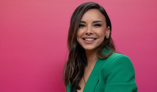 El padre de Chenoa asegura que está en la "pobreza" y que vive en una residencia de mayores