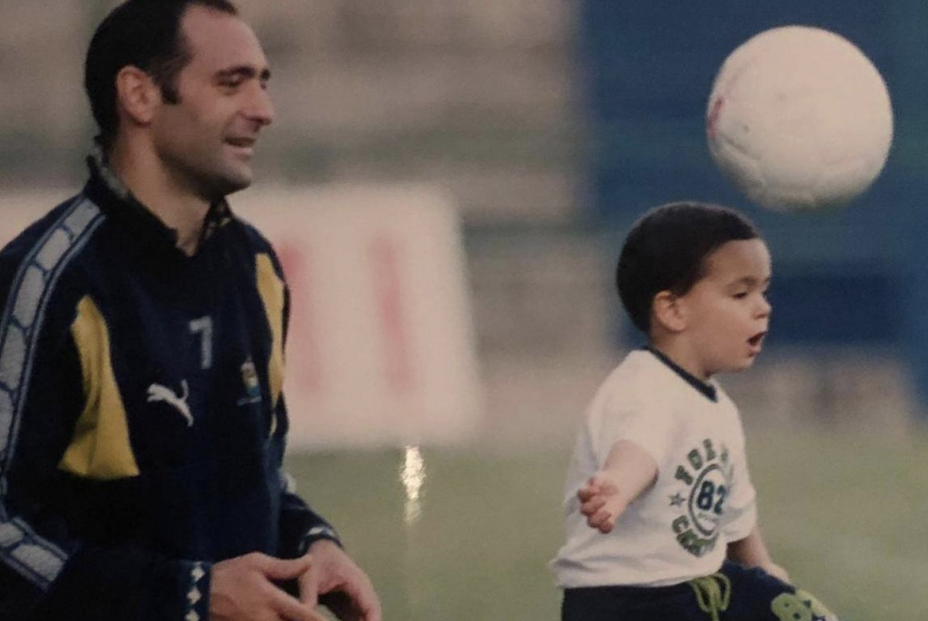 Miker Merino junto a su padre, Miguel.