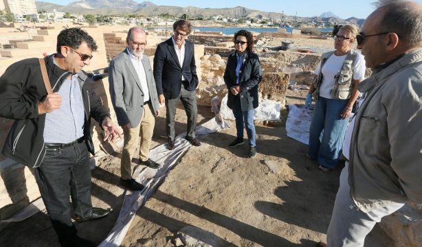 Descubren un zapato de esparto de 2.300 años en la Illeta dels Banyets. Foto: Diputación de Alicante. Descubren un zapato de esparto de 2.300 años en la Illeta dels Banyets. Foto: Diputación de Alicante.