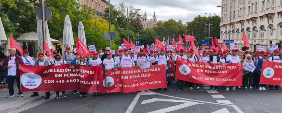 asjubi40 manifestacion banderas