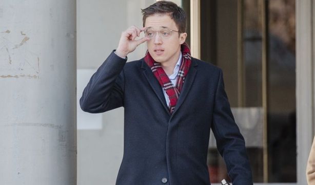 El juez propone juzgar a Errejón por la presunta agresión sexual a la actriz Elisa Mouliaá