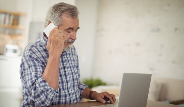 El Gobierno lanza consulta para obligar a telecos a ofrecer un abono social para llamadas e internet