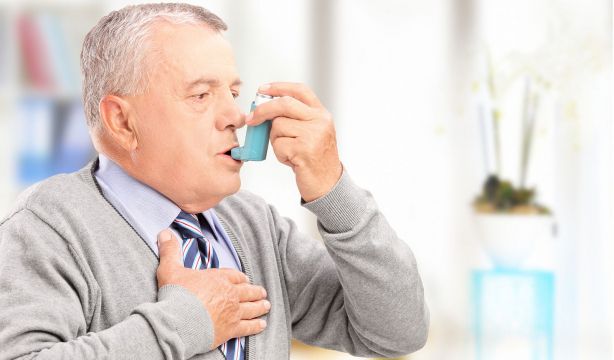 La mitad de los pacientes con EPOC no sigue adecuadamente el tratamiento (Bigstock).