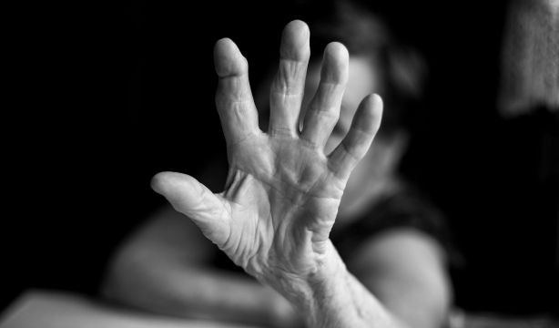 Romper el silencio tras 40 años de maltrato: "Cuanta más edad, más dificultades hay para denunciar"