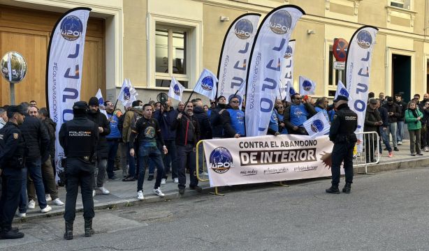 Marlaska asegura que trabajan en la jubilación anticipada de policías y guardias civiles