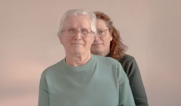 La convivencia y la soledad, una mezcla que castiga la salud de las cuidadoras mayores. Fuente: EuropaPress.