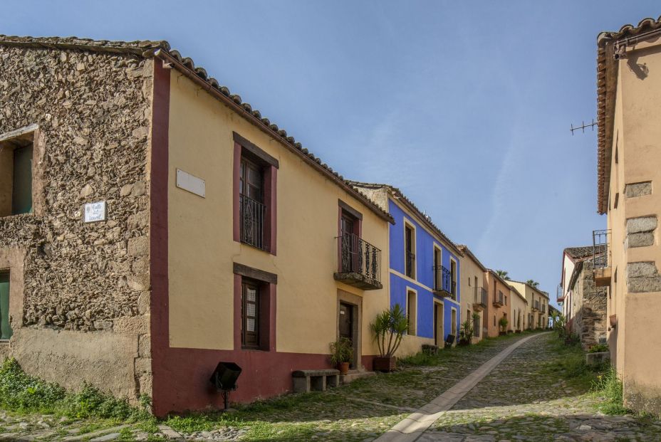 Proyecto Arraigo para evitar la despoblación de entornos rurales Proyecto Arraigo para evitar la despoblación de entornos rurales