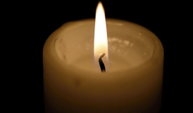 El truco para arreglar una vela que se hunde por el centro