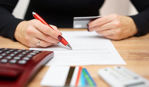 Banco de España avisa: si fallece un titular de una cuenta conjunta, el otro no podrá sacar dinero Banco de España avisa: si fallece un titular de una cuenta conjunta, el otro no podrá sacar dinero