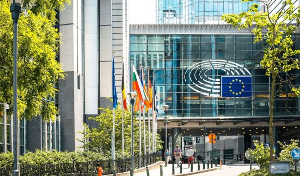 Bruselas quiere que los trabajadores accedan por defecto a un plan de pensiones privado
