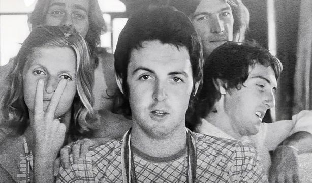 Paul McCartney revive la historia de Wings en un libro lleno de recuerdos y música. Fuente: Libros Cúpula.