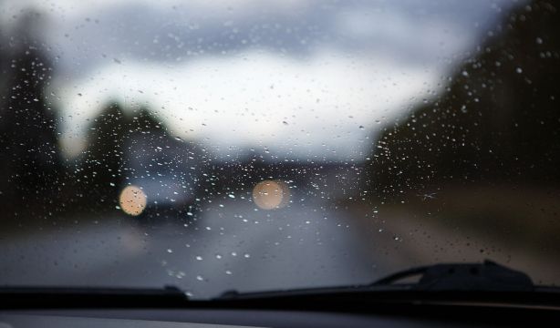 Cómo desempañar los cristales del coche: ¿aire frío o caliente?