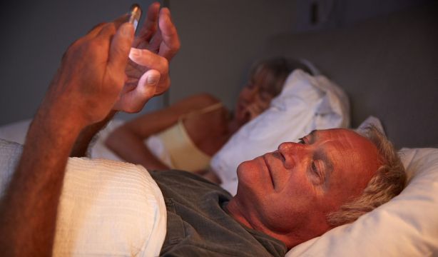 Black Friday: una psicóloga advierte que la falta de sueño aumenta el impulso de comprar (Bigstock)