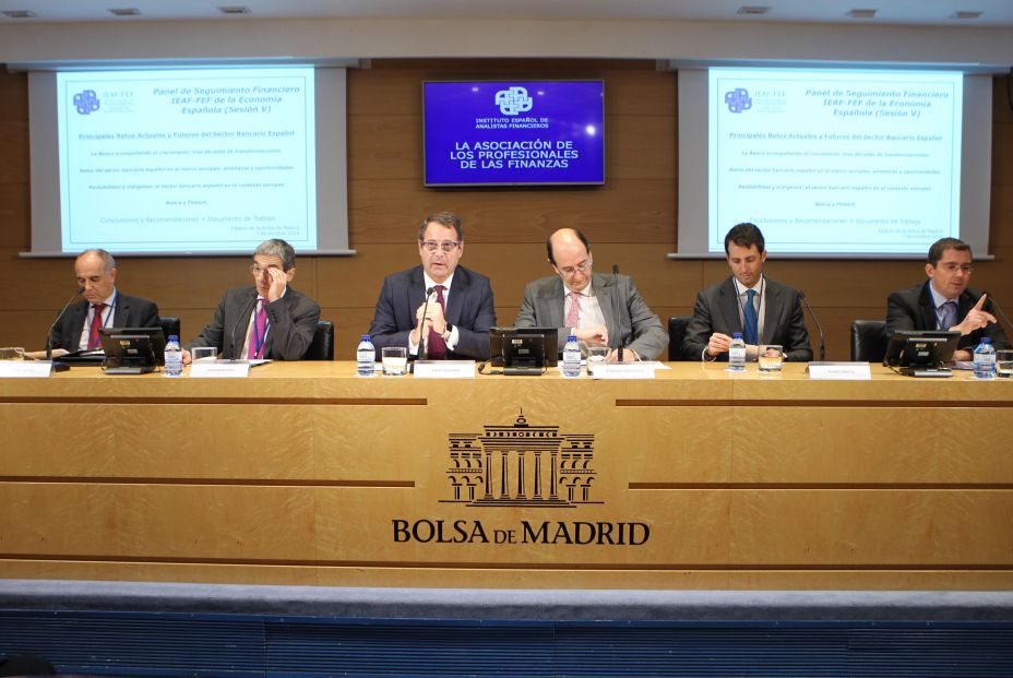 Expertos del Instituto de Analistas Financieros, del Banco de Españay de AFI Expertos del Instituto de Analistas Financieros, del Banco de Españay de AFI