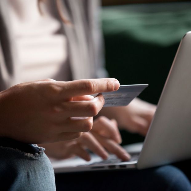 El phishing consiste en correos electrónicos fraudulentos que suelen suplantar la identidad de entidades bancarias El phishing consiste en correos electrónicos fraudulentos que suelen suplantar la identidad de entidades bancarias