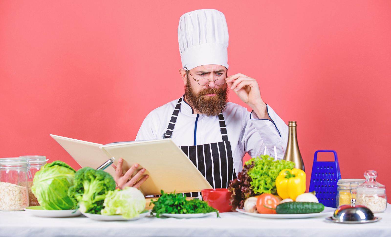 ¿Qué es el 'trash cooking'? ¿Resulta saludable para las personas mayores?