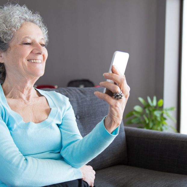 Aplicaciones para ver y hablar a la vez (bigstock) Aplicaciones para ver y hablar a la vez (bigstock)