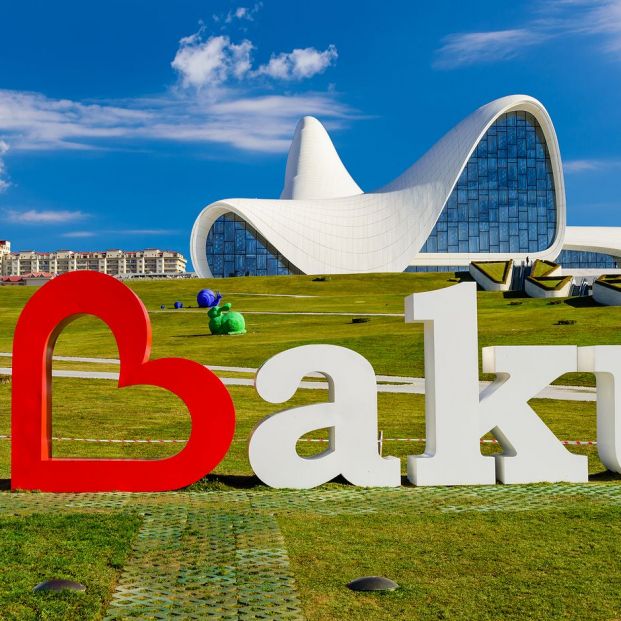 Centro Heydar Aliyev de Zaha Hadid (bigstock) Centro Heydar Aliyev de Zaha Hadid (bigstock)