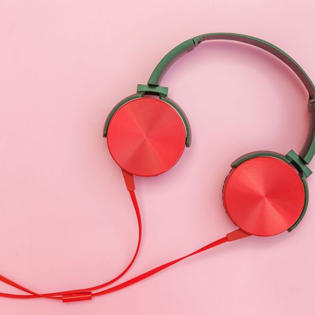 Cómo deben usar auriculares los mayores para evitar que estos les dañen los oídos Cómo deben usar auriculares los mayores para evitar que estos les dañen los oídos