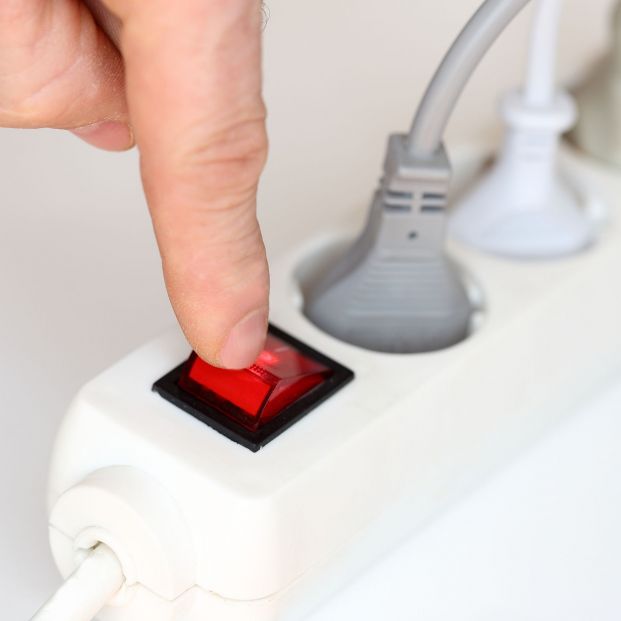 5 gestos muy sencillos para ahorrar 100 euros al año en la factura de la luz