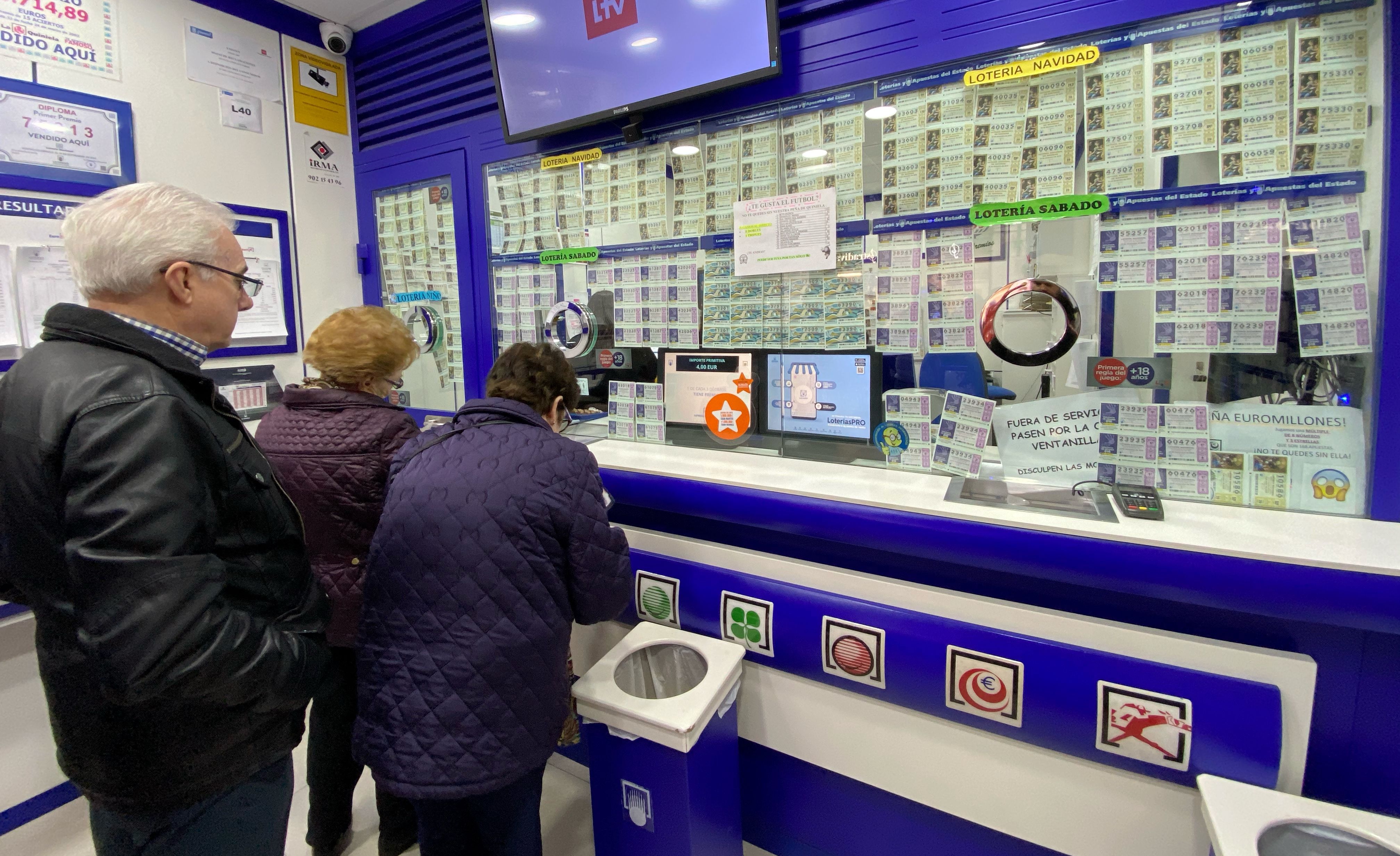 Los premios inferiores a 2.000 euros de la Lotería de Navidad se pueden cobrar la tarde del sorteo