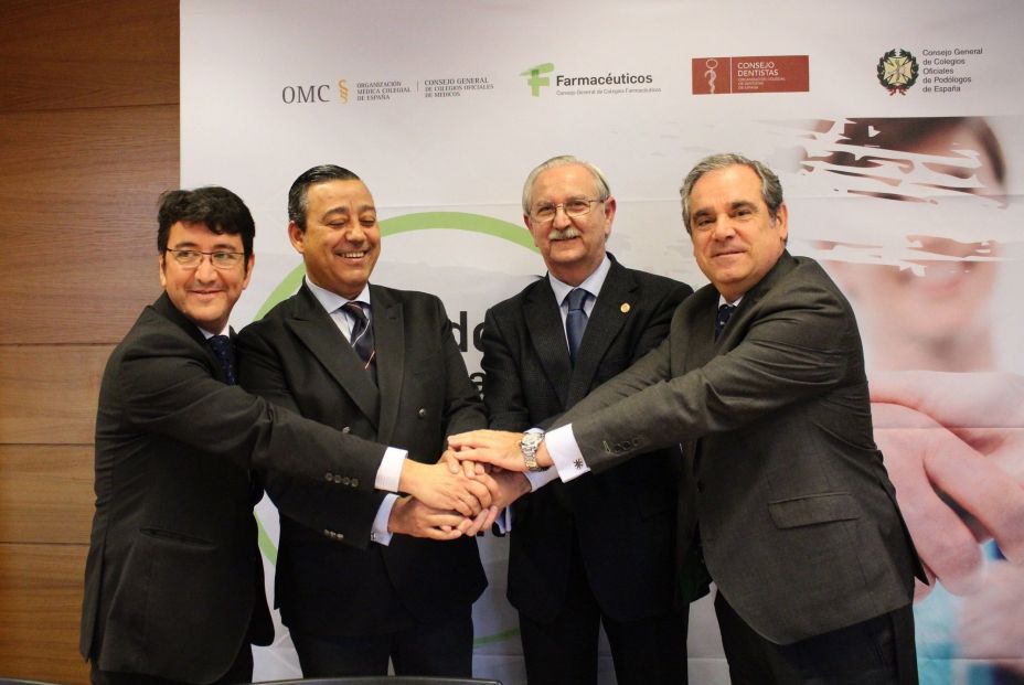 Médicos, farmacéuticos, dentistas y podólogos firman poner en marcha la receta electrónica privada Médicos, farmacéuticos, dentistas y podólogos firman poner en marcha la receta electrónica privada