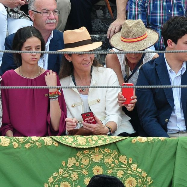 EuropaPress 1293362 La Infanta Elena acompañada por sus hijos Froilán y Victoria Federica ha asistido un año más a la tradicional corrida de toros de San Fernando celebrada en la plaza de toros de Aranjuez La du EuropaPress 1293362 La Infanta Elena acompañada por sus hijos Froilán y Victoria Federica ha asistido un año más a la tradicional corrida de toros de San Fernando celebrada en la plaza de toros de Aranjuez La du