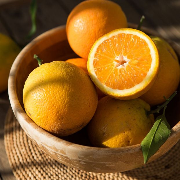 bigstock Oranges In BowlLots Of Fres 330402928