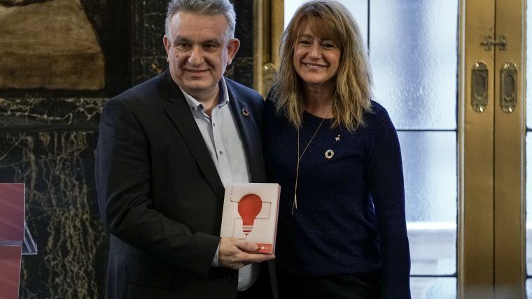 Barcelona premia dos iniciativas tecnológicas para mejorar la vida de los mayores Barcelona premia dos iniciativas tecnológicas para mejorar la vida de los mayores