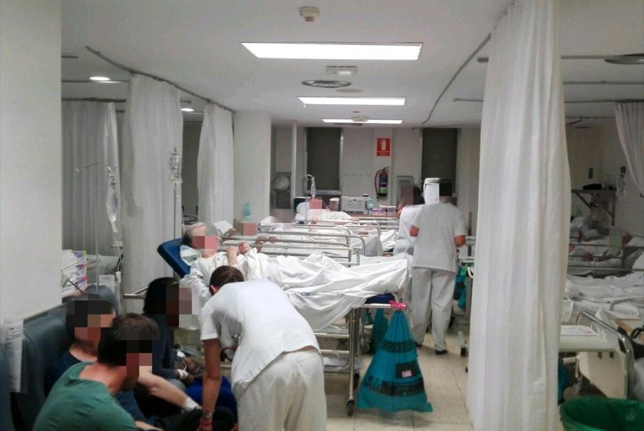 "Saturación y colapso" por la gripe en las Urgencias de 11 comunidades autónomas "Saturación y colapso" por la gripe en las Urgencias de 11 comunidades autónomas