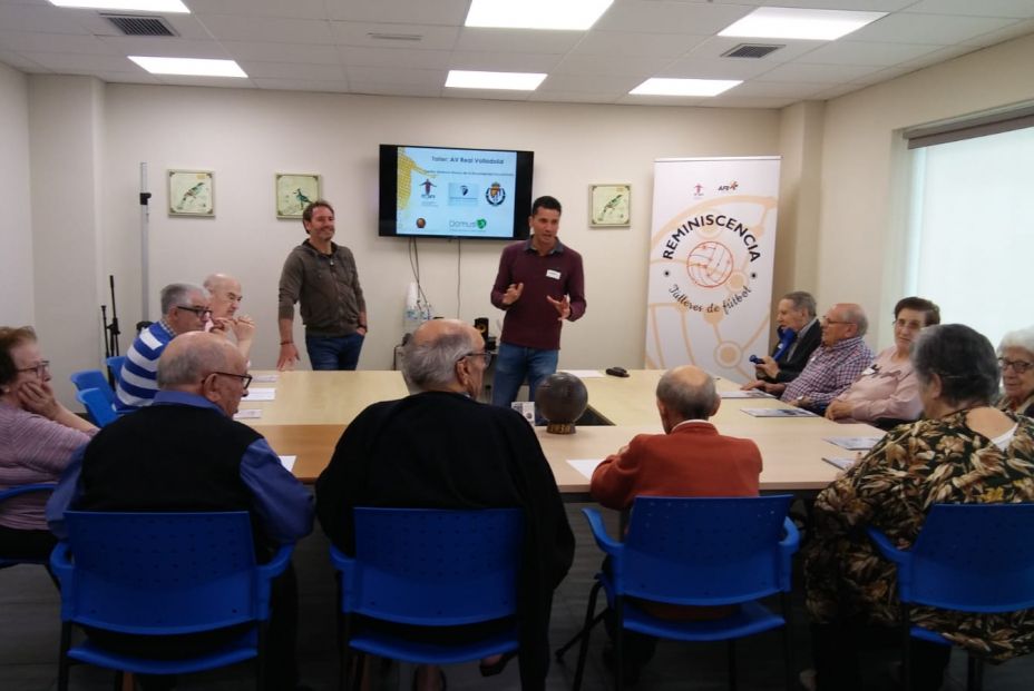 Ex futbolistas rememoran sus vivencias para ayudar a luchar contrael alzhéimer