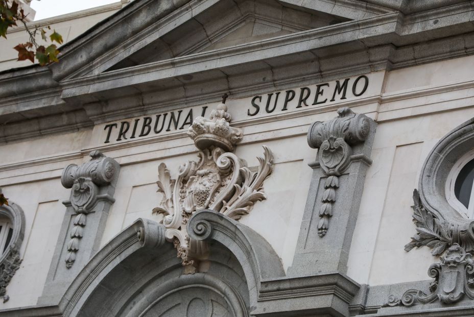 Escudo de España en la fachada del edificio del Tribunal Supremo en Madrid a 29 de noviembre de 2019 Escudo de España en la fachada del edificio del Tribunal Supremo en Madrid a 29 de noviembre de 2019