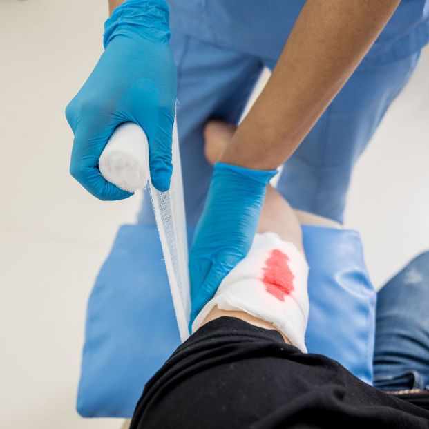 Vendaje para detener una hemorragia Vendaje para detener una hemorragia