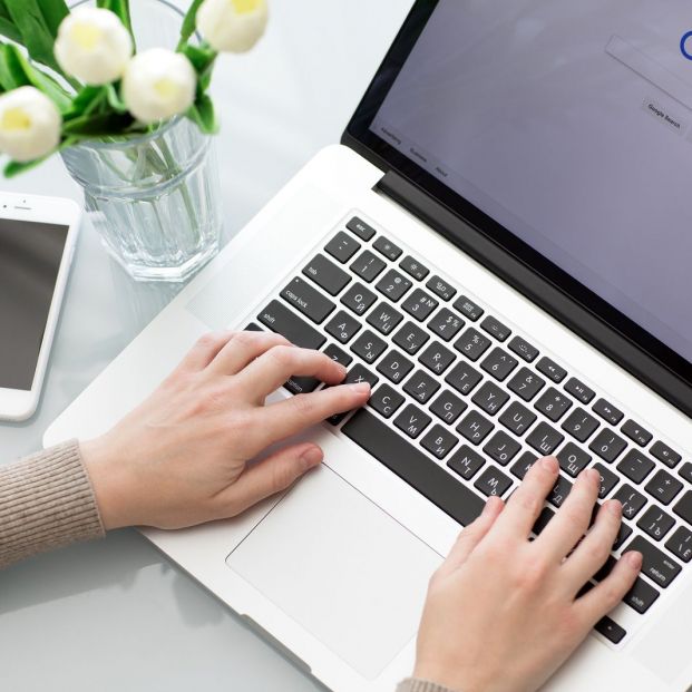 ¿Cómo puedo mejorar el brillo y el contraste de la pantalla de mi ordenador? (big stock) ¿Cómo puedo mejorar el brillo y el contraste de la pantalla de mi ordenador? (big stock)