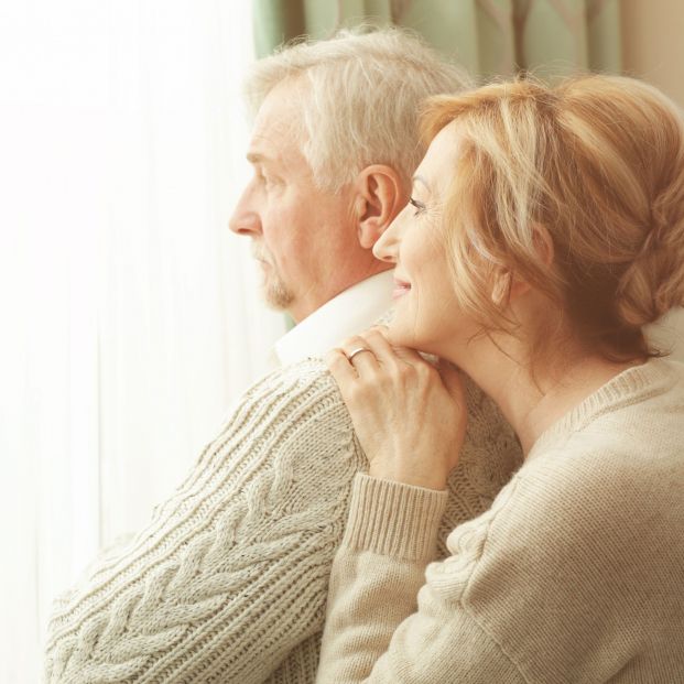 Consejos si cuidas a una persona con demencia y no podéis salir de casa Consejos si cuidas a una persona con demencia y no podéis salir de casa