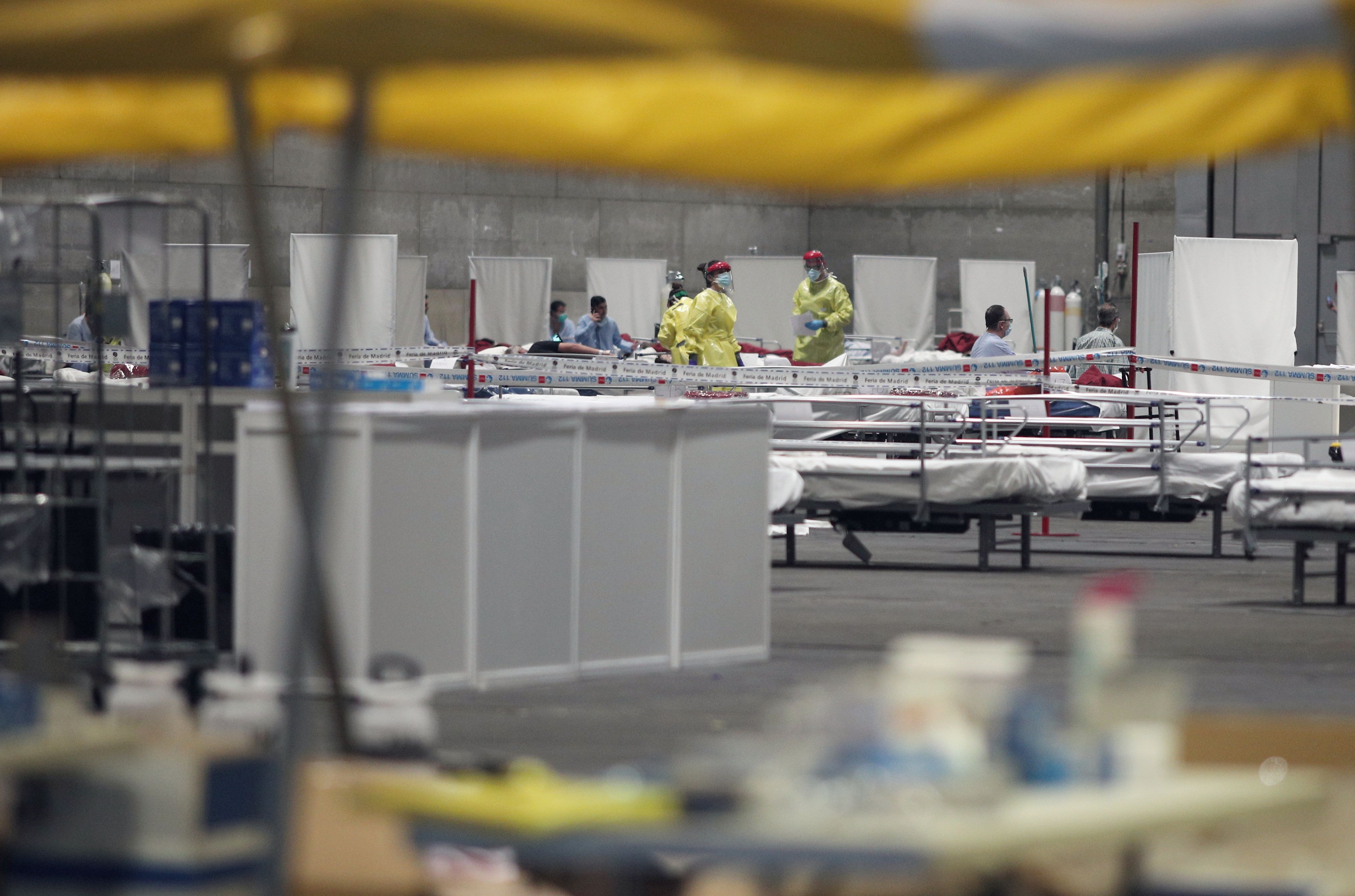 Los Médicos critican el hospital de campaña en Ifema: "Supone el cierre de centros de salud"