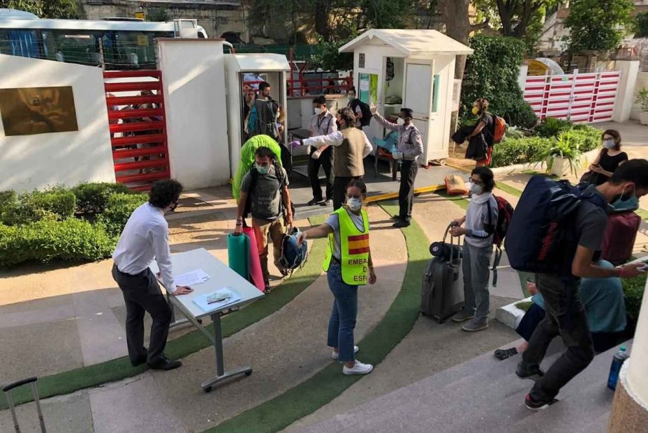 Comienzan a viajar a España los españoles del Instituto Cervantes en Nueva Delhi. Foto: EuropaPress