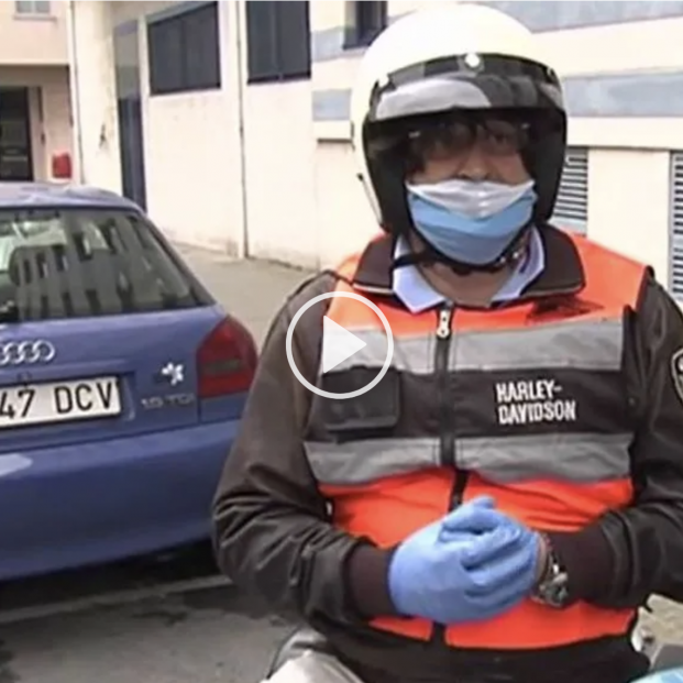 En Culleredo a los niños les llegan los deberes en Harley Davidson