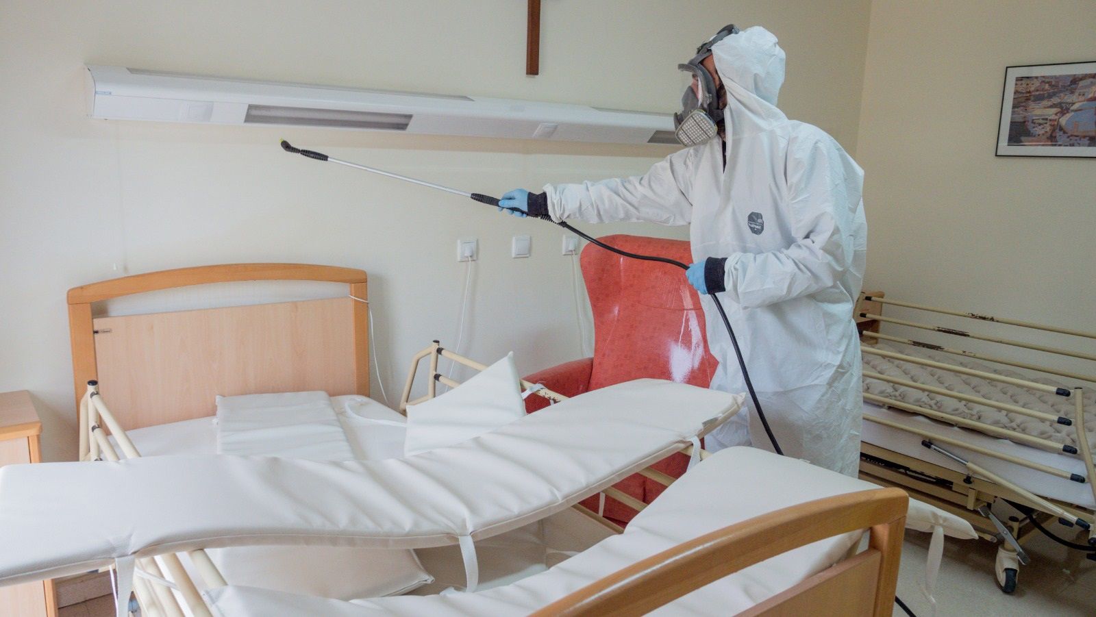 Tareas de desinfección en residencias de personas mayores y centros sociosanitarios