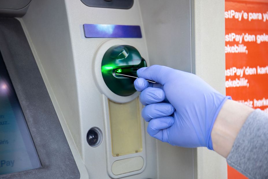 Bancos que no te cobran comisión en el cajero durante la crisis del coronavirus Bancos que no te cobran comisión en el cajero durante la crisis del coronavirus